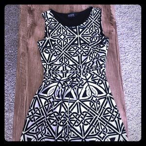 Black and White Work Dress with POCKETS 🖤